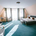 Greenwood Hotel