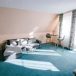Greenwood 4*