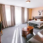 Отель Greenwood 4*