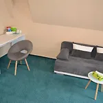 Greenwood 4*
