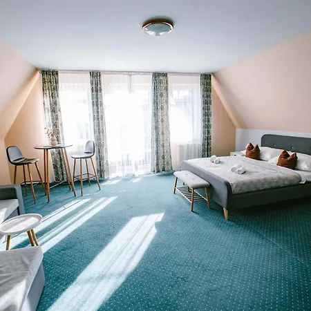 Greenwood Hotel