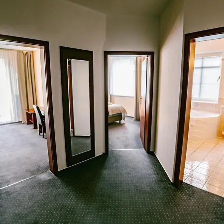 Greenwood Hotel 4*