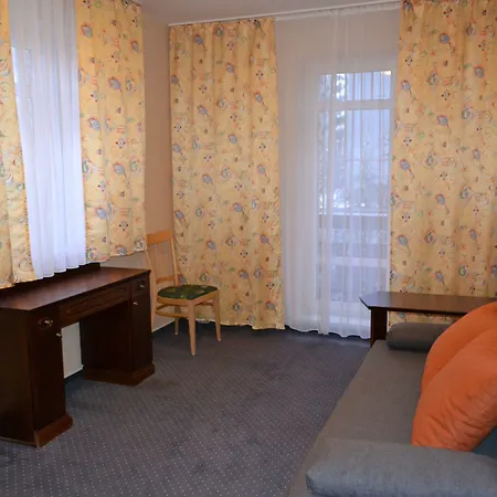 Отель Greenwood 4*